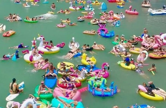 Rotary Splash Float